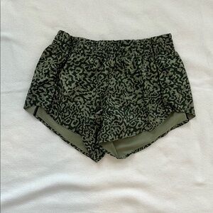 Athleta Hustle 3”  Green Shorts XS